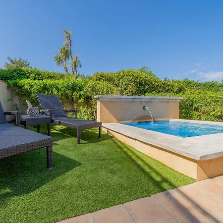 Charming A C House 2br 4p -