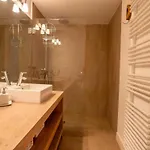 Charming A C House 2br 4p - 公寓 *