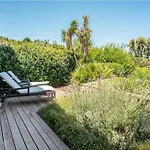 Charming A C House 2br 4p -