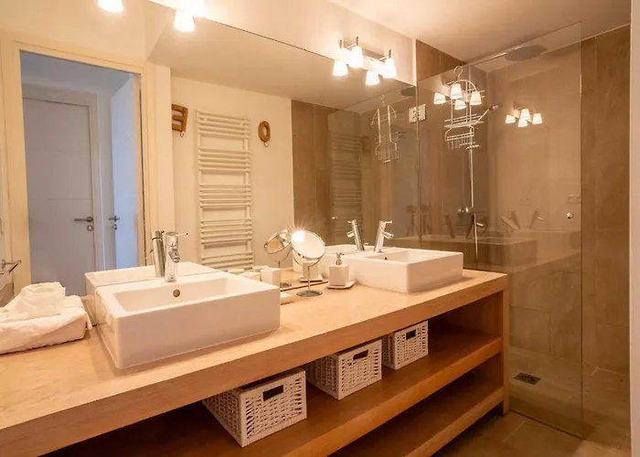 Apartment Charming A C House 2br 4p - *